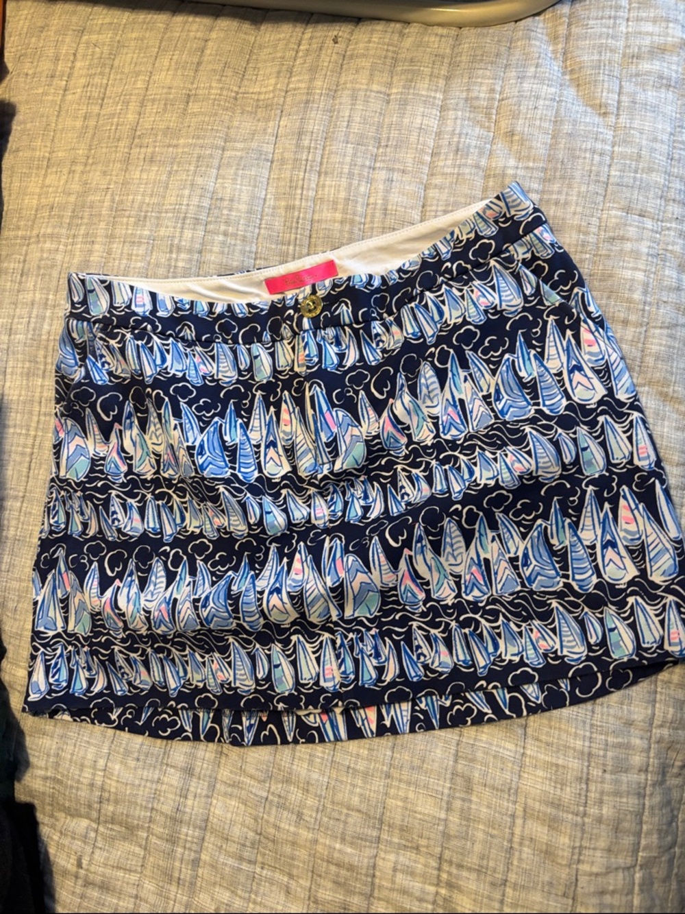 Lilly Pulitzer Navy Sailboat Print Mini Skirt with Pink & Blue Accents size 8